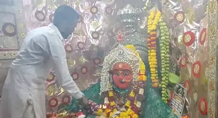 देवास की माता टेकरी पर उमड़े श्रद्धालु, नवरात्रि के पहले दिन दिखा आस्था का सैलाब देवास की माता टेकरी पर उमड़े श्रद्धालु, नवरात्रि के पहले दिन दिखा आस्था का सैलाब