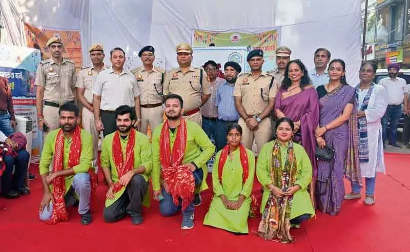 दिल्ली पुलिस ने त्योहारों के मौसम से पहले सुरक्षा के प्रति जागरूकता बढ़ाई दिल्ली पुलिस ने त्योहारों के मौसम से पहले सुरक्षा के प्रति जागरूकता बढ़ाई