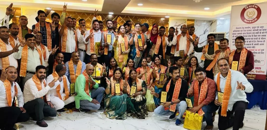 Deoria: नियुक्ति की 10वीं वर्षगांठ पर शिक्षकों ने साझा की यादें Deoria: नियुक्ति की 10वीं वर्षगांठ पर शिक्षकों ने साझा की यादें