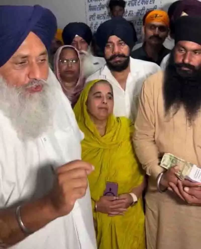 Sukhbir Badal ने सत्ता में आने पर पंजाब की बाढ़ के समग्र समाधान का वादा किया Sukhbir Badal ने सत्ता में आने पर पंजाब की बाढ़ के समग्र समाधान का वादा किया