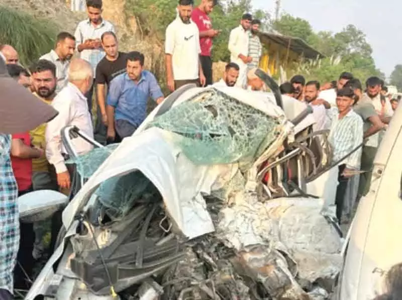 राजौरी में एक ही परिवार के दो लोगों की मौत राजौरी में एक ही परिवार के दो लोगों की मौत