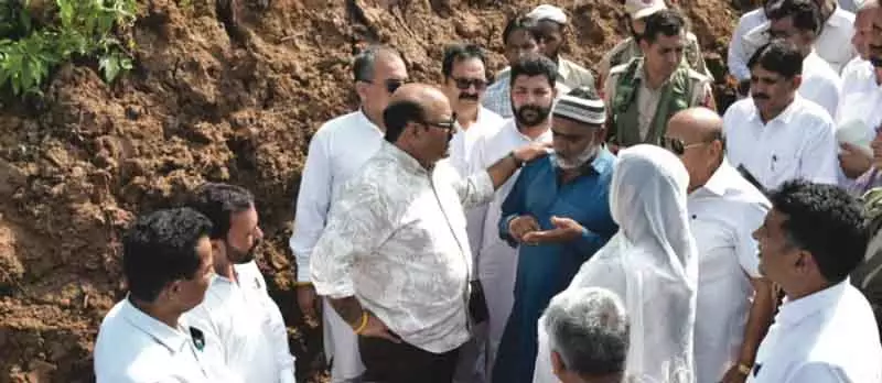 उपमुख्यमंत्री ने नगरोटा, डंसाल में बाढ़ से हुए नुकसान की समीक्षा की उपमुख्यमंत्री ने नगरोटा, डंसाल में बाढ़ से हुए नुकसान की समीक्षा की