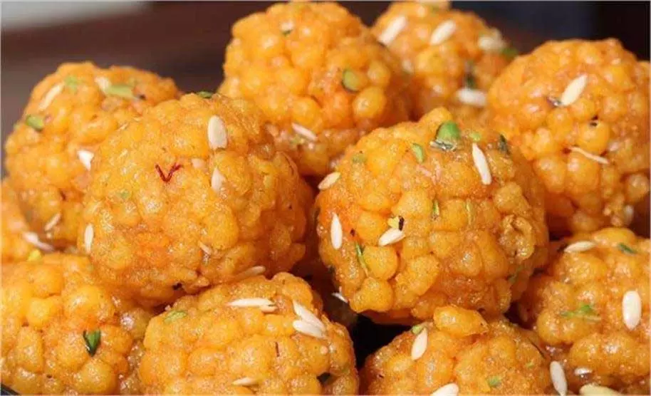 MP News: पड़ोसी ने प्रसाद में मिलाकर पूरे परिवार को बेहोश कर लूटे 10 लाख रुपये, दगाबाज पड़ोसी गिरफ्तार MP News: पड़ोसी ने प्रसाद में मिलाकर पूरे परिवार को बेहोश कर लूटे 10 लाख रुपये, दगाबाज पड़ोसी गिरफ्तार