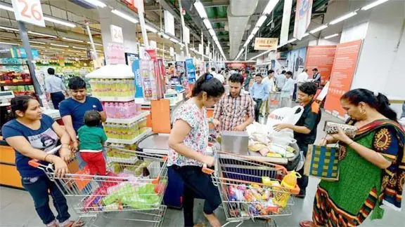 New Delhi: नई GST दरें आज से लागू, रोजमर्रा की चीजें हुई सस्ती New Delhi: नई GST दरें आज से लागू, रोजमर्रा की चीजें हुई सस्ती
