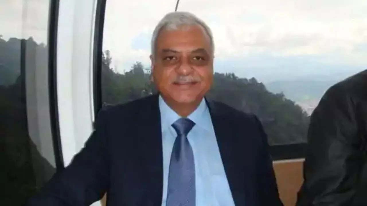 रिटायर्ड IAS आलोक शुक्ला आज से ED की गिरफ्त में होंगे, सरेंडर की प्रक्रिया जारी रिटायर्ड IAS आलोक शुक्ला आज से ED की गिरफ्त में होंगे, सरेंडर की प्रक्रिया जारी