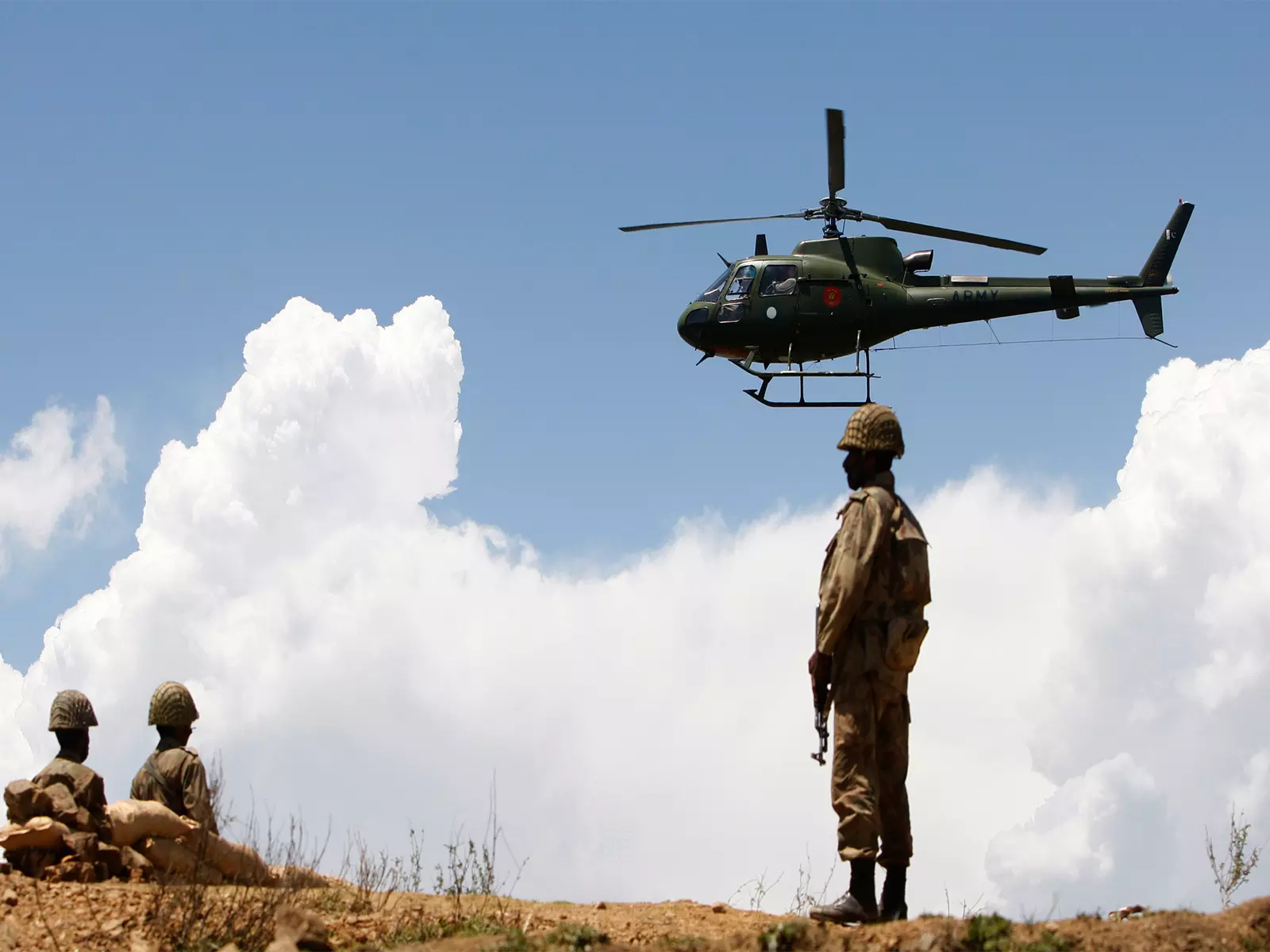 Tirah Valley में जेट बमबारी में नागरिकों की मौत का आरोप Tirah Valley में जेट बमबारी में नागरिकों की मौत का आरोप