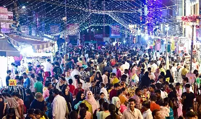 New Delhi: नवरात्रि पर सस्ता हुआ बाज़ार New Delhi: नवरात्रि पर सस्ता हुआ बाज़ार