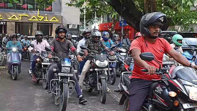 बाइक टैक्सी सेवा: परिवहन विभाग राज्य के बाहर अध्ययन करेगा बाइक टैक्सी सेवा: परिवहन विभाग राज्य के बाहर अध्ययन करेगा