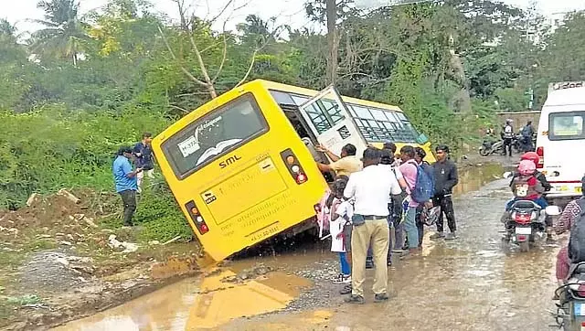1.3 किलोमीटर सड़क पर गड्ढे बंद: एस क्रॉस का काम 15 अक्टूबर तक पूरा होगा: BECC 1.3 किलोमीटर सड़क पर गड्ढे बंद: एस क्रॉस का काम 15 अक्टूबर तक पूरा होगा: BECC
