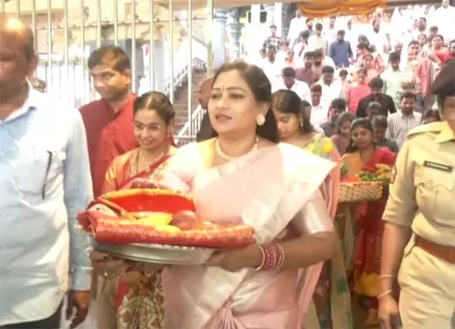 विजयवाड़ा में 20 लाख लोग दुर्गम्मा के दर्शन करने आएंगे: Minister Anitha विजयवाड़ा में 20 लाख लोग दुर्गम्मा के दर्शन करने आएंगे: Minister Anitha