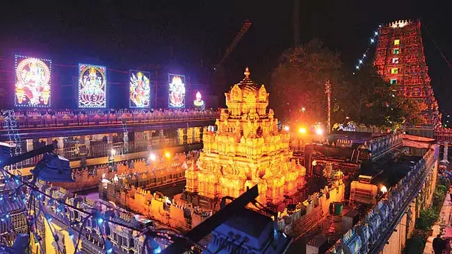 Vijayawada : इंद्रकीलाद्री में दशहरा उत्सव आज से Vijayawada : इंद्रकीलाद्री में दशहरा उत्सव आज से