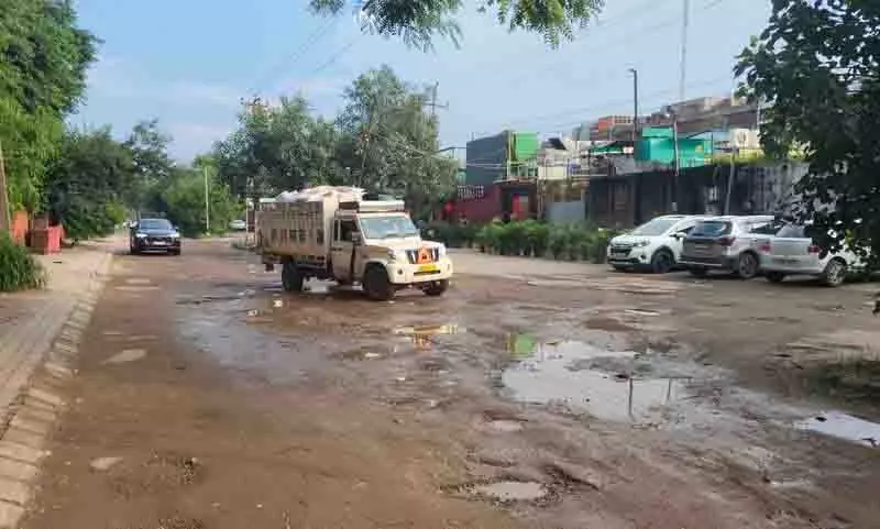 फेडरेशन ने सड़कों की खराब हालत के लिए Chandigarh MC की आलोचना की फेडरेशन ने सड़कों की खराब हालत के लिए Chandigarh MC की आलोचना की