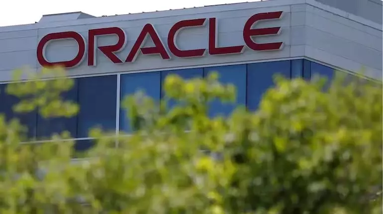 Oracle ने क्ले मैगौयर्क और माइक सिसिलिया को सह-सीईओ नियुक्त किया Oracle ने क्ले मैगौयर्क और माइक सिसिलिया को सह-सीईओ नियुक्त किया