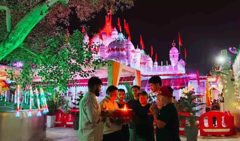 Chandigarh: नवरात्रि मेले में बुजुर्गों के लिए मुफ्त ई-रिक्शा, बस सेवा Chandigarh: नवरात्रि मेले में बुजुर्गों के लिए मुफ्त ई-रिक्शा, बस सेवा