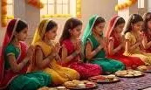Navratri 2025: नवरात्रि में कैसे करें कन्या पूजन, जानें सही विधि और उसका महत्व