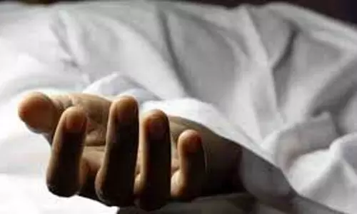 Bihar : होटल कर्मचारी की मौत, परिवार ने लगाया हत्या का आरोप Bihar : होटल कर्मचारी की मौत, परिवार ने लगाया हत्या का आरोप