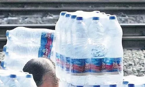 आज से रेल पानी का दाम 1 रुपये कम आज से रेल पानी का दाम 1 रुपये कम