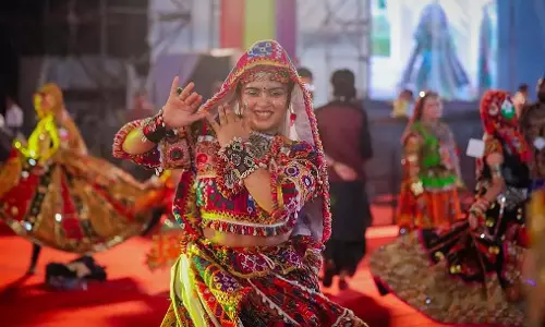 Navratri 2025: मुंबई की सबसे बड़ी इनडोर गरबा नाइट्स आज से शुरू