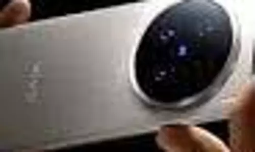 Vivo X300: शानदार कैमरे वाला फोन, iPhone 17 सीरीज को देगा टक्कर