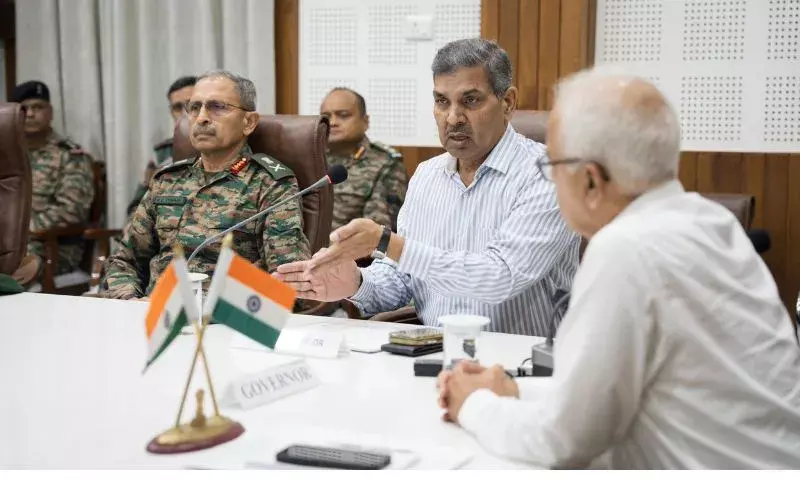 Manipur: राज्यपाल ने मौजूदा सुरक्षा स्थिति की समीक्षा की, शहीदों को सलामी दी Manipur: राज्यपाल ने मौजूदा सुरक्षा स्थिति की समीक्षा की, शहीदों को सलामी दी