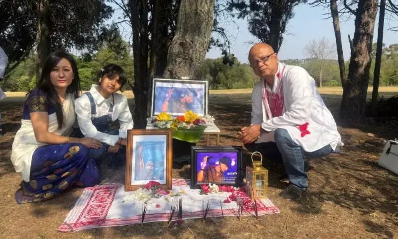 अपने देश से दूर, ज़ुबीन गर्ग को याद कर भावुक हुए प्रवासी भारतीय