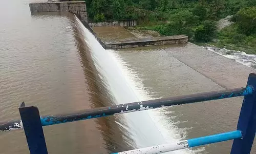 तिरुपत्तूर क्षेत्र में लगातार बारिश: अंडियाप्पनूर नदी का जलाशय ओवरफ्लो तिरुपत्तूर क्षेत्र में लगातार बारिश: अंडियाप्पनूर नदी का जलाशय ओवरफ्लो