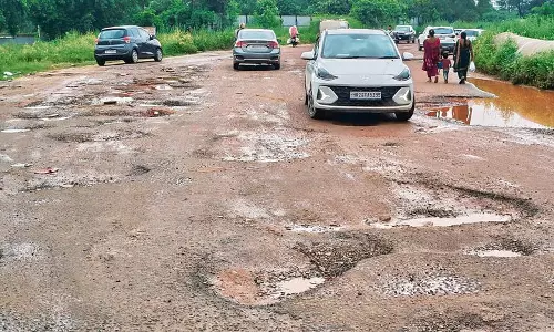 Haryana : सड़क बुनियादी ढांचे को बढ़ावा देने के लिए सरकार 4,827 करोड़ रुपये निवेश करेगी Haryana : सड़क बुनियादी ढांचे को बढ़ावा देने के लिए सरकार 4,827 करोड़ रुपये निवेश करेगी