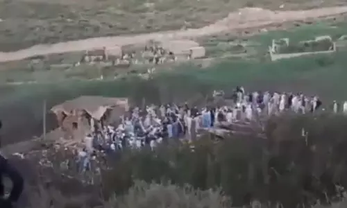 30 नागरिकों को मार डाला, पाकिस्तान एयरफोर्स ने की एयरस्ट्राइक, देखें मंजर