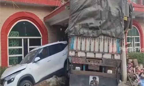 Himachal : होटल में अफरा-तफरी, अनियंत्रित ट्रक दीवार तोड़कर अंदर घुसा