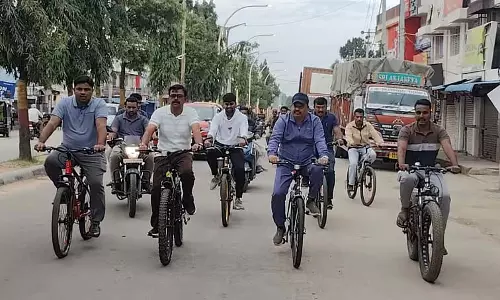 Mulabagilu : उपायुक्त का साइकिल से शहर भ्रमण Mulabagilu : उपायुक्त का साइकिल से शहर भ्रमण