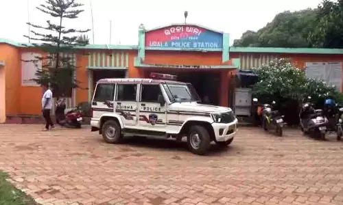 Odisha: महिला खून से लथपथ मिली, जिंदगी और मौत से जूझ रही