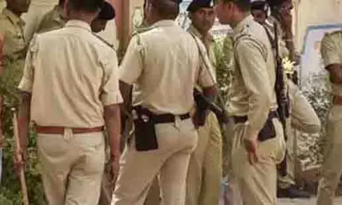Bengaluru: नैतिक पुलिसिंग की क्रूरता, महिला और प्रेमी का जबरन मुंडन