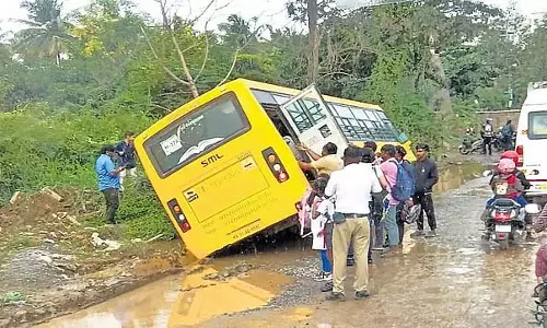 1.3 किलोमीटर सड़क पर गड्ढे बंद: एस क्रॉस का काम 15 अक्टूबर तक पूरा होगा: BECC