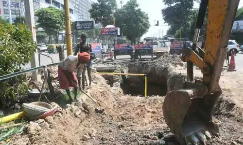 जनता के विरोध के बाद Mohali में सड़क मरम्मत का काम शुरू
