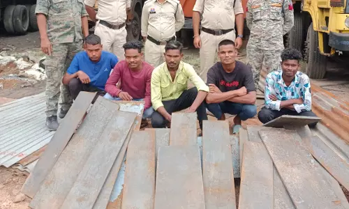 प्लांट से लोहा चोरी करने वाले गिरोह का पर्दाफाश, 5 आरोपी गिरफ्तार प्लांट से लोहा चोरी करने वाले गिरोह का पर्दाफाश, 5 आरोपी गिरफ्तार