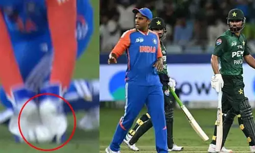फखर जमान का विवादास्पद आउट: पाकिस्तान ने ICC में दर्ज कराई शिकायत फखर जमान का विवादास्पद आउट: पाकिस्तान ने ICC में दर्ज कराई शिकायत