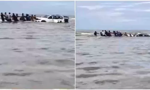 Vasai: कलंब बीच पर कार समुद्र में बही, पर्यटकों को बचाया गया
