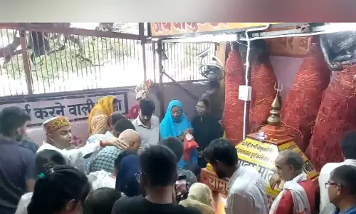 शारदीय नवरात्रि के पहले दिन श्रद्धालुओं ने हरिद्वार के मनसा देवी मंदिर में पूजा-अर्चना की शारदीय नवरात्रि के पहले दिन श्रद्धालुओं ने हरिद्वार के मनसा देवी मंदिर में पूजा-अर्चना की