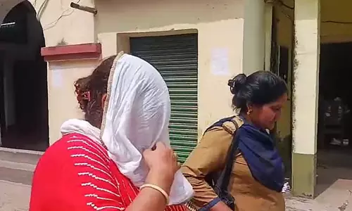 स्कूल निरीक्षक के जाली हस्ताक्षर के आरोप में प्रधानाध्यापिका गिरफ्तार स्कूल निरीक्षक के जाली हस्ताक्षर के आरोप में प्रधानाध्यापिका गिरफ्तार