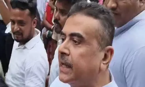 शुभेंदु अधिकारी ने मृतक संजय भौमिक के परिजनों से की मुलाकात, ममता सरकार पर बोला हमला शुभेंदु अधिकारी ने मृतक संजय भौमिक के परिजनों से की मुलाकात, ममता सरकार पर बोला हमला