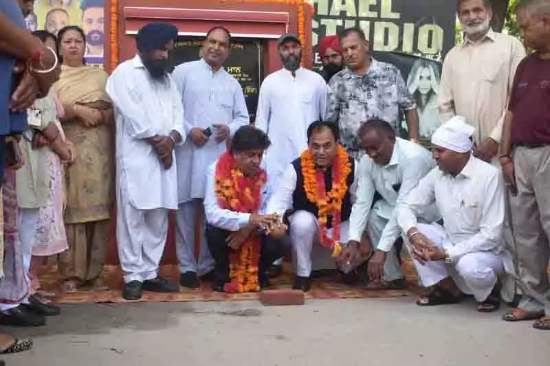 सांसद, MLA ने 2.50 करोड़ रुपये की लागत से होशियारपुर रिंग रोड के नवीनीकरण का उद्घाटन किया सांसद, MLA ने 2.50 करोड़ रुपये की लागत से होशियारपुर रिंग रोड के नवीनीकरण का उद्घाटन किया