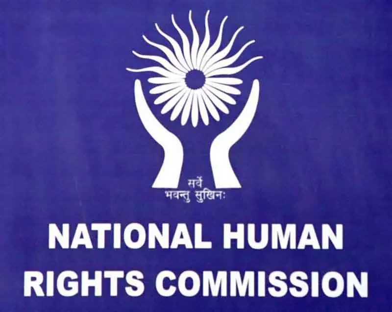 सीवर सफाई में मजदूर की मौत, NHRC ने दिल्ली सरकार और नगर आयुक्त को नोटिस भेजा सीवर सफाई में मजदूर की मौत, NHRC ने दिल्ली सरकार और नगर आयुक्त को नोटिस भेजा