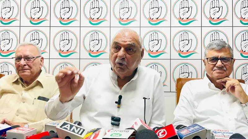 Haryana : किसान एमएसपी से नीचे बेचने को मजबूर हुड्डा Haryana : किसान एमएसपी से नीचे बेचने को मजबूर हुड्डा