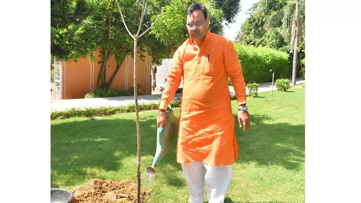 Jaipur: CM भजनलाल शर्मा ने ‘एक पेड़-मां के नाम’ अभियान की शुरुआत की Jaipur: CM भजनलाल शर्मा ने ‘एक पेड़-मां के नाम’ अभियान की शुरुआत की