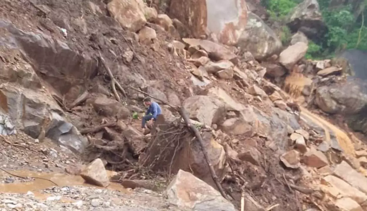 Odisha : भूस्खलन प्रभावित कलिंग घाट 30 सितंबर तक बंद रहेगा Odisha : भूस्खलन प्रभावित कलिंग घाट 30 सितंबर तक बंद रहेगा
