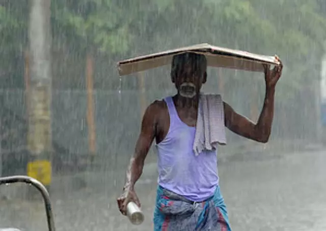 Tamil Nadu : 25 सितंबर से 3 दिनों तक भारी बारिश की चेतावनी Tamil Nadu : 25 सितंबर से 3 दिनों तक भारी बारिश की चेतावनी