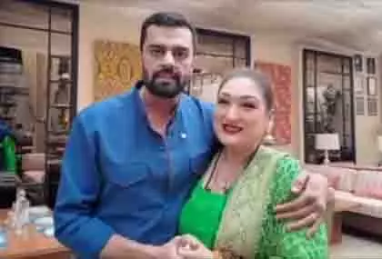 Sunita Ahuja ने बाबुलनाथ मंदिर में भगवान शिव का आशीर्वाद लिया Sunita Ahuja ने बाबुलनाथ मंदिर में भगवान शिव का आशीर्वाद लिया
