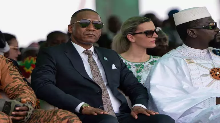 Botswana अगले महीने तक डी बीयर्स की नियंत्रक हिस्सेदारी खरीदना चाहता है Botswana अगले महीने तक डी बीयर्स की नियंत्रक हिस्सेदारी खरीदना चाहता है