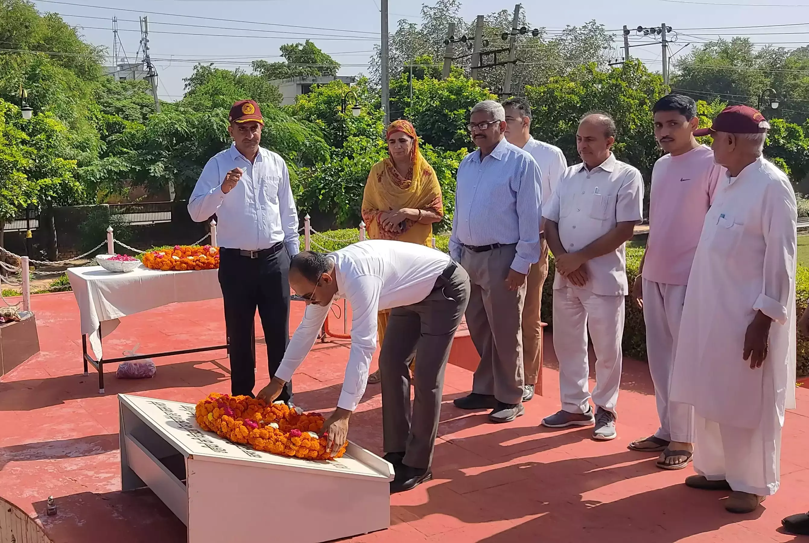 Sirsa: शहीदी दिवस पर शहीदों को दी भावपूर्ण श्रद्धांजलि Sirsa: शहीदी दिवस पर शहीदों को दी भावपूर्ण श्रद्धांजलि