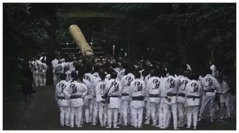 Japan के पवित्र ईसे मंदिर का प्राचीन परंपरा के अनुसार हर 20 साल में पुनर्निर्माण किया जाता है Japan के पवित्र ईसे मंदिर का प्राचीन परंपरा के अनुसार हर 20 साल में पुनर्निर्माण किया जाता है